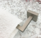 porta-salviette-da-bagno-colore nickel spazzolato-asta-ingola-forma-quadrata-moderna